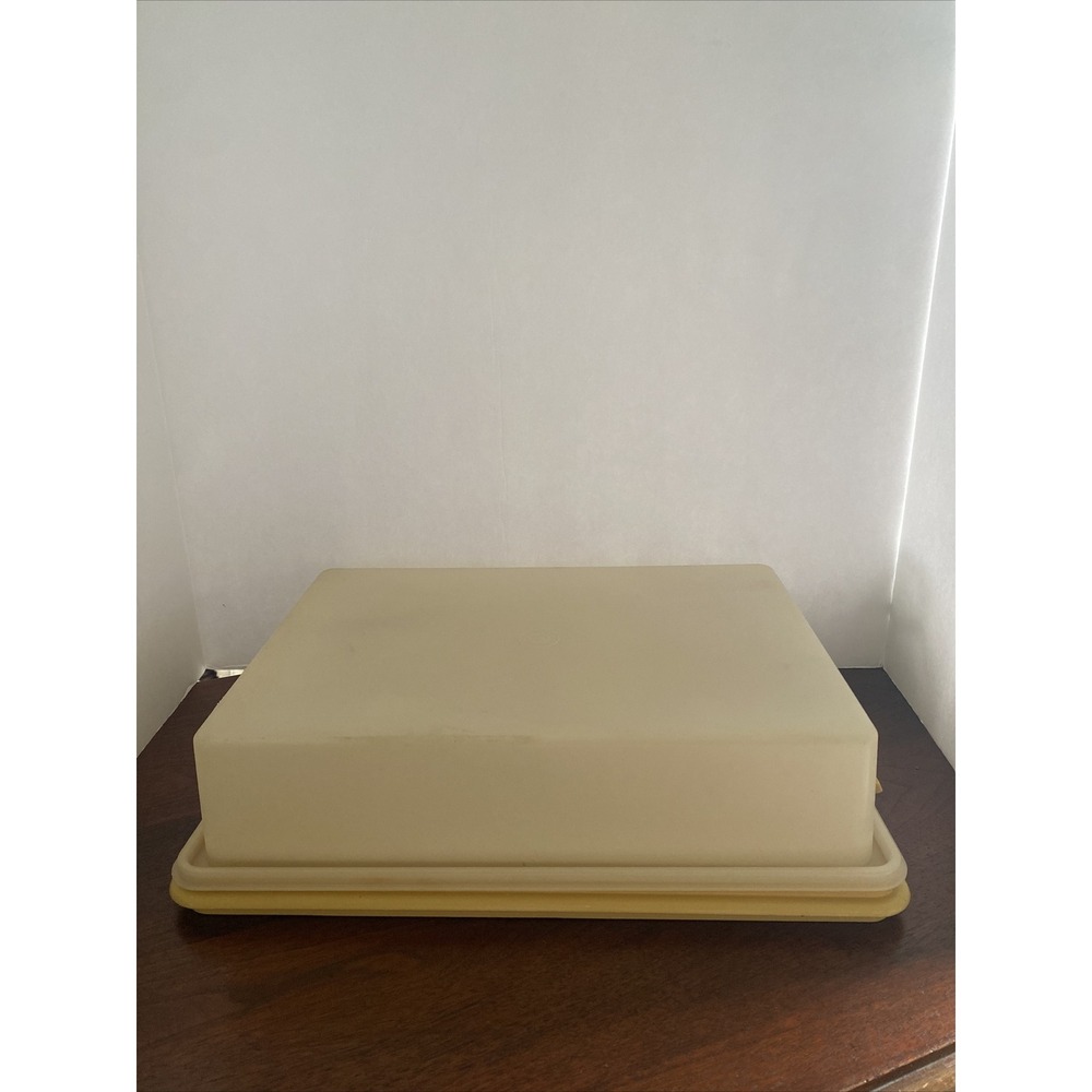 Vintage Tupperware Harvest Gold Rectangle Cake Taker Carrier Keeper 622 & 623